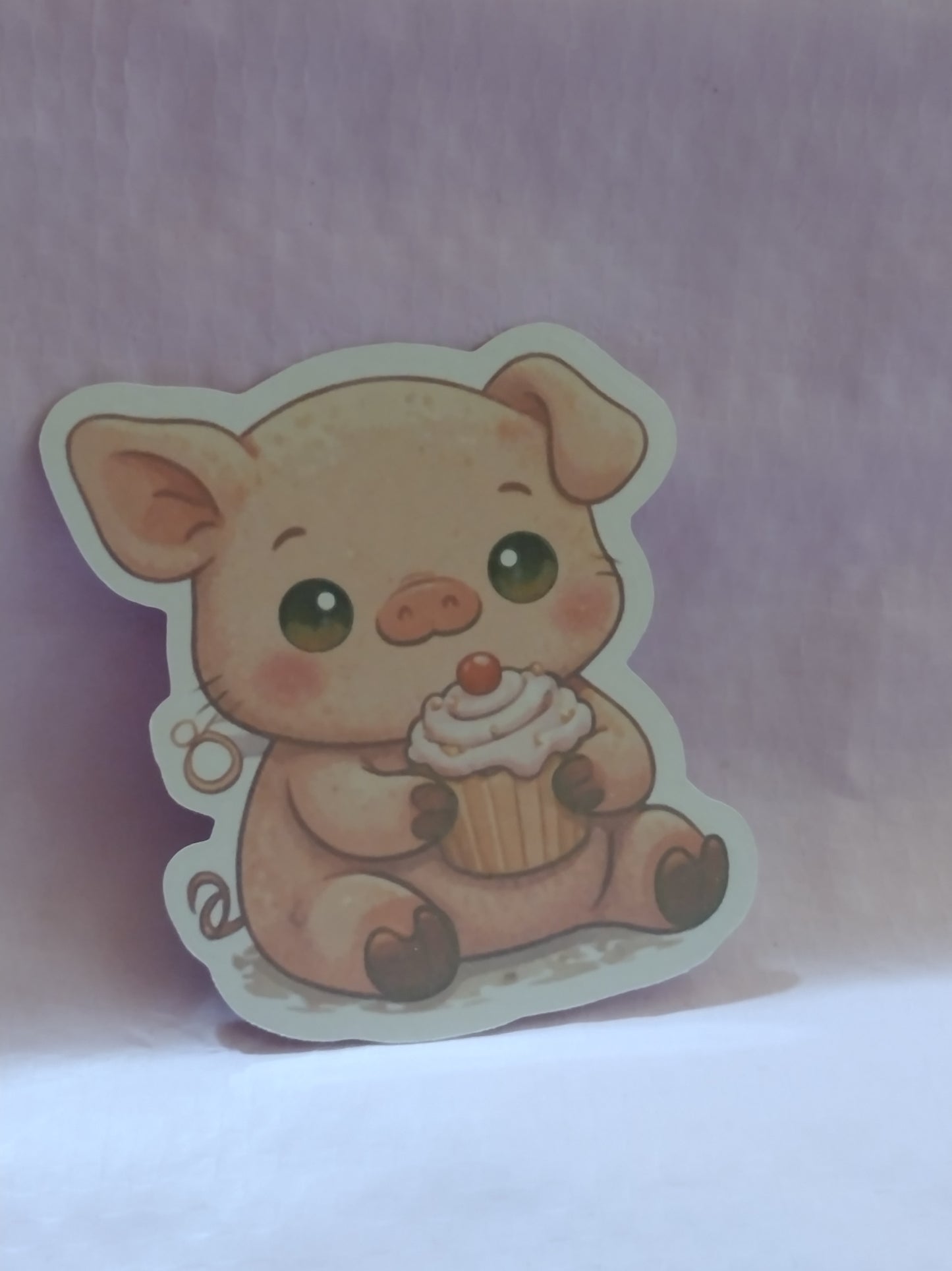 pig with cupcake sticker